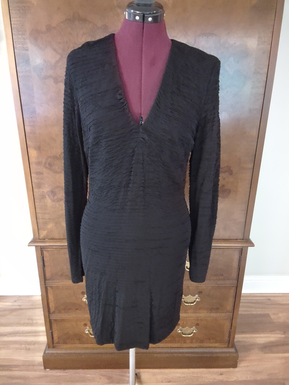 H&M Black Textured V-Neck Long Sleeve Dress